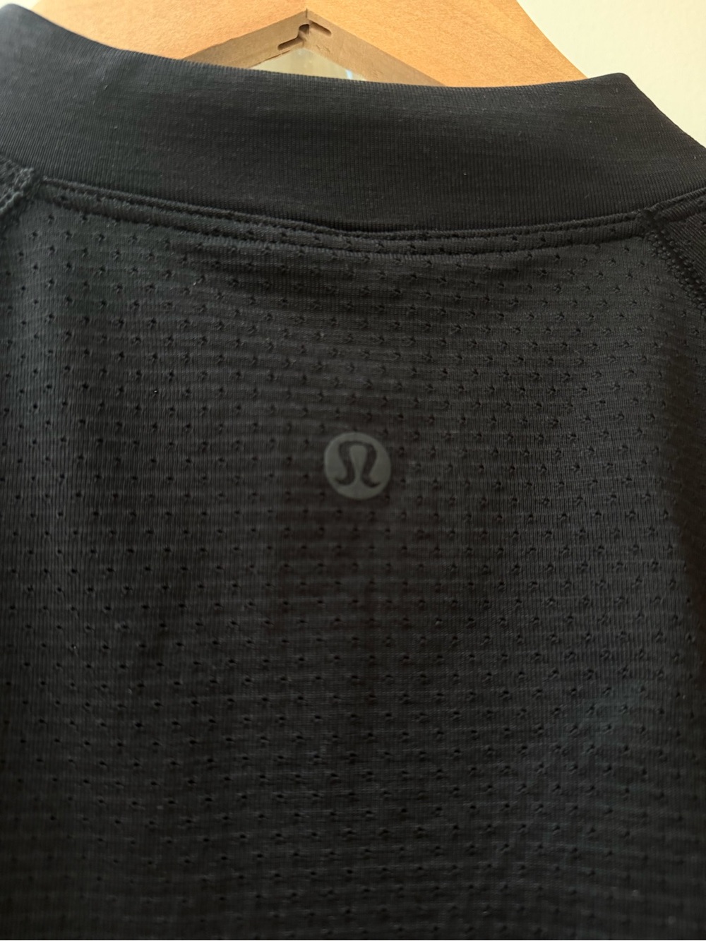 Lululemon Women's Black Swiftly Tech Mock Neck Half-Zip Pullover - Picture 11 of 11
